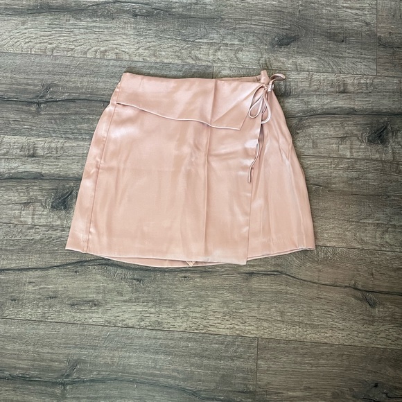 Abercrombie & Fitch Dresses & Skirts - Abercrombie & Fitch satin skort